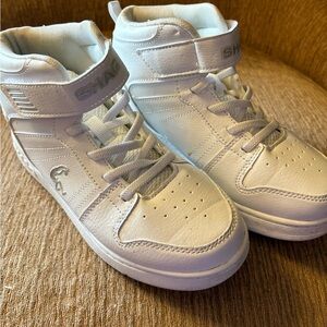 White High-Top Shaq Sneakers with Velcro Strap